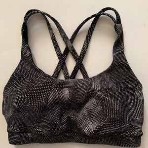 Lululemon size 4 Energy bra black and white